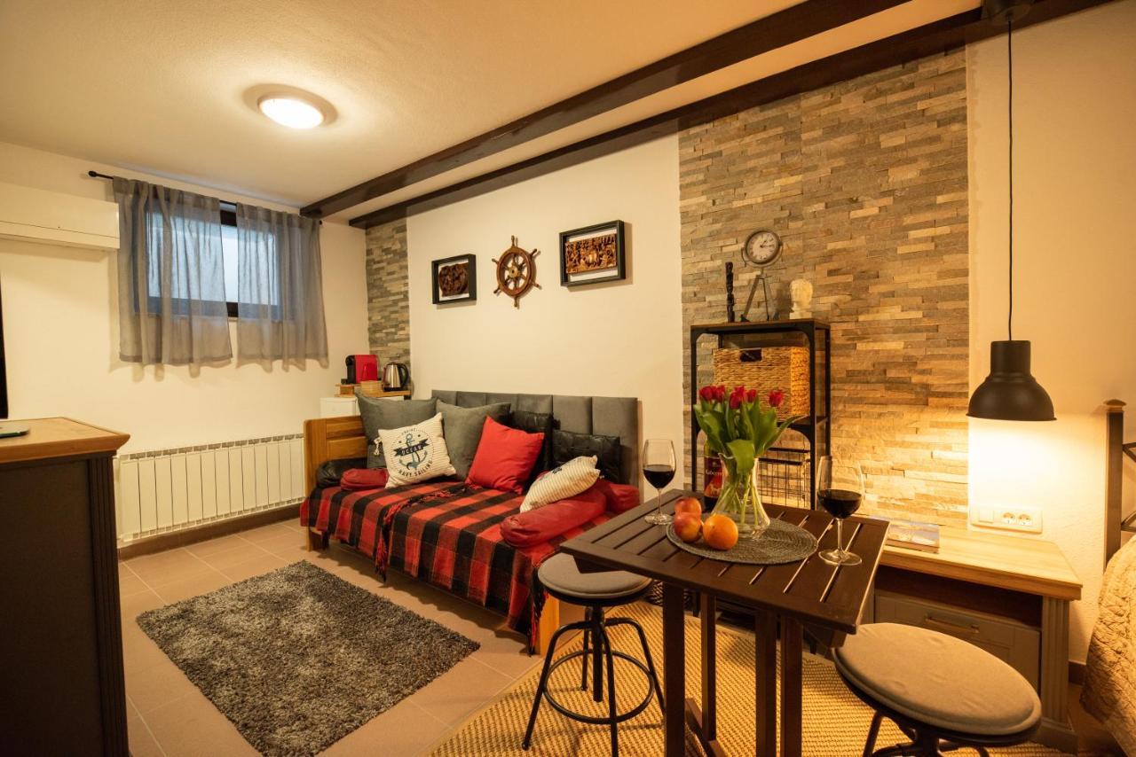 Pleasant Apartments Μπλεντ Εξωτερικό φωτογραφία