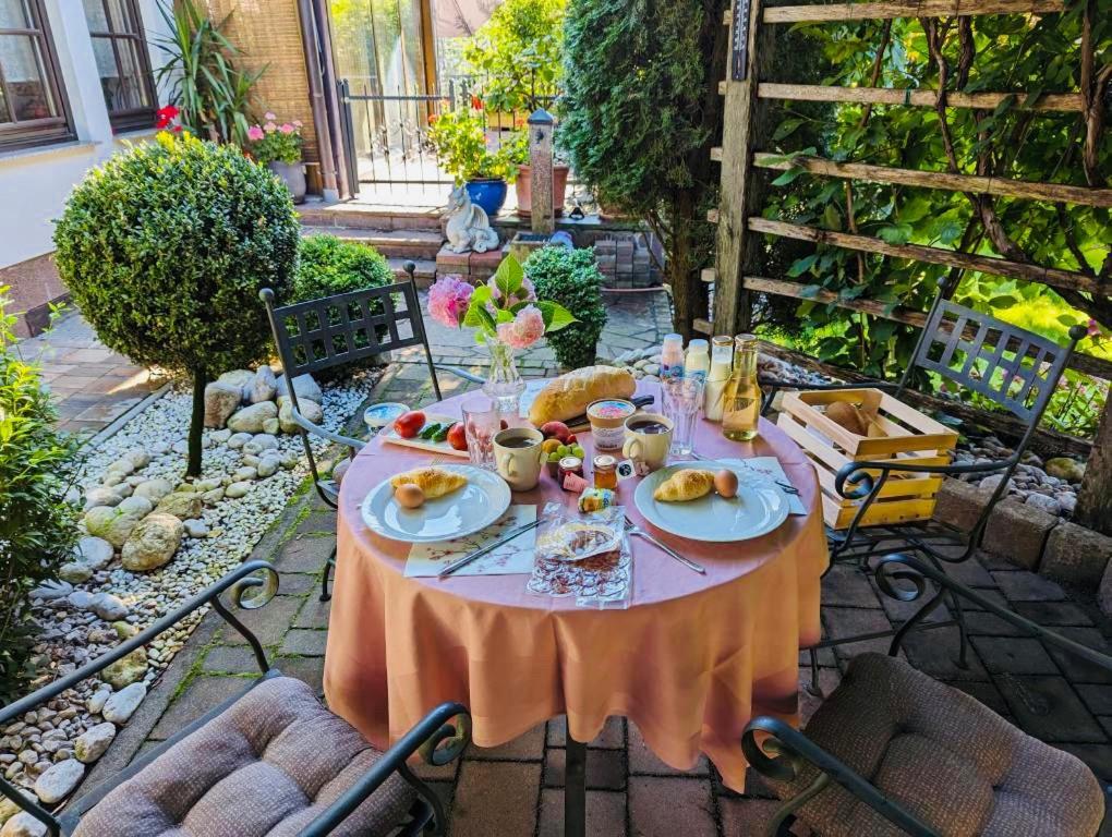 Pleasant Apartments Μπλεντ Εξωτερικό φωτογραφία